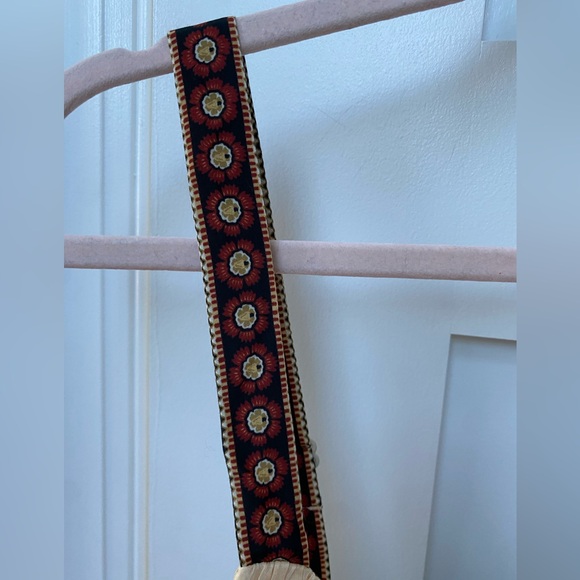 FARM Rio Aura Floral Sand Sleeveless Midi Dress - Picture 10 of 11